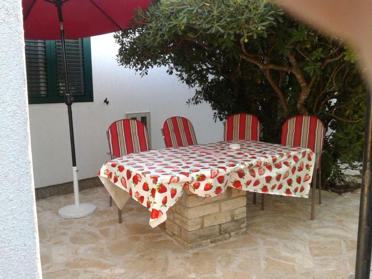 Apartment Milka Петркане Екстериор снимка