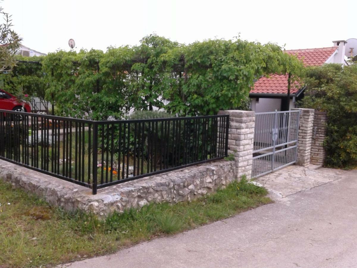 Apartment Milka Петркане Екстериор снимка